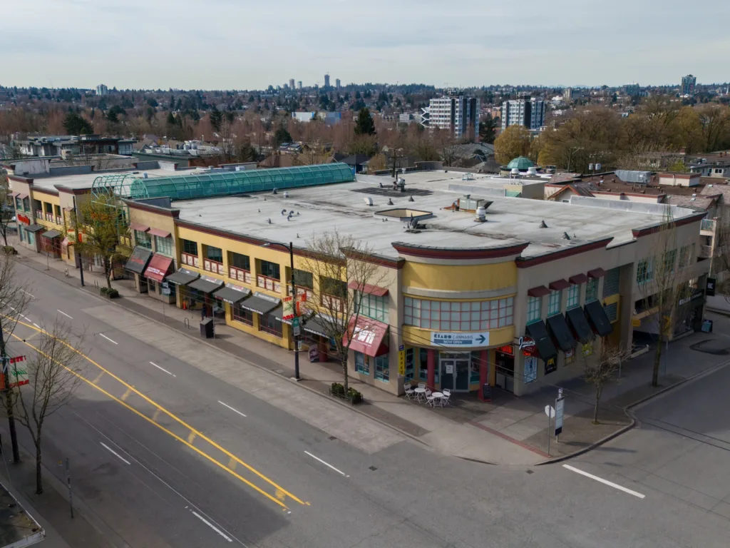iL Mercato Shopping Centre exterior photo